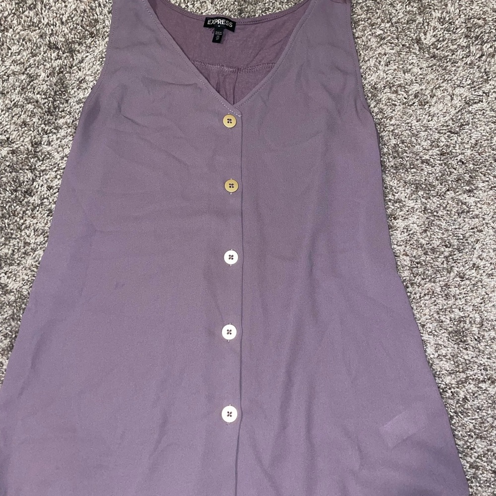 Purple tank with buttons